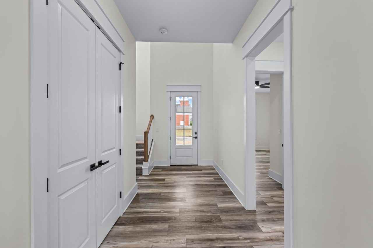 135 Max Lane Dr - Photo 5 of 27
