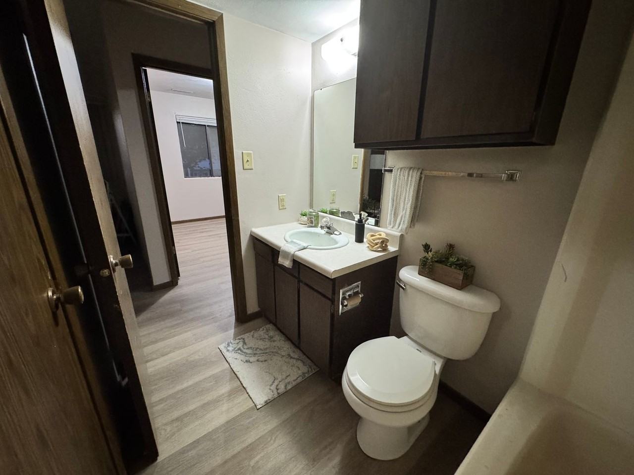 2306 W 4th St - Photo 2 of 25