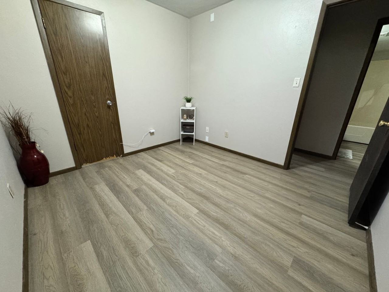 2306 W 4th St - Photo 6 of 25