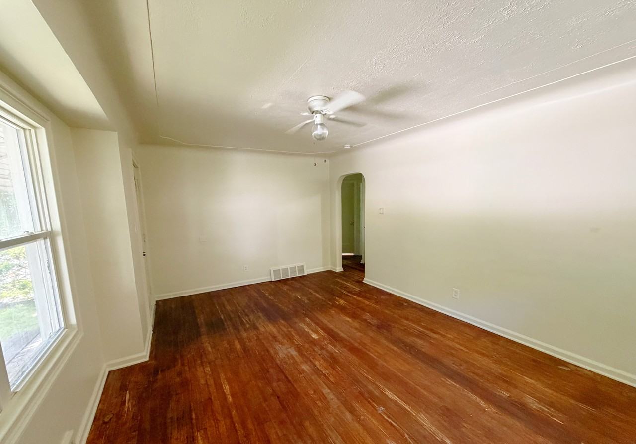 323 Browning Ave #1 - Photo 2 of 8
