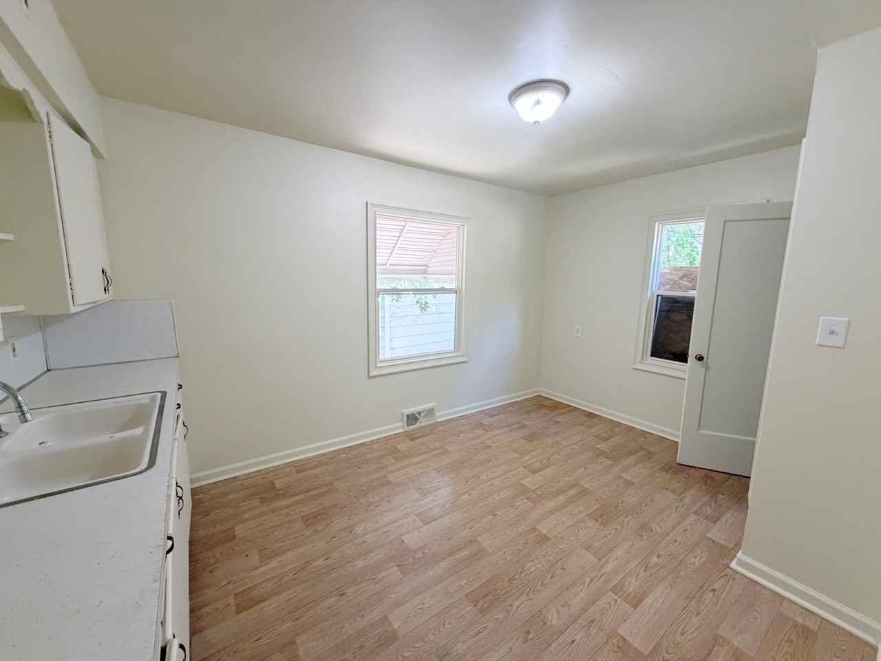 323 Browning Ave #1 - Photo 4 of 8