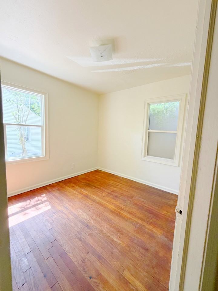 323 Browning Ave #1 - Photo 7 of 8