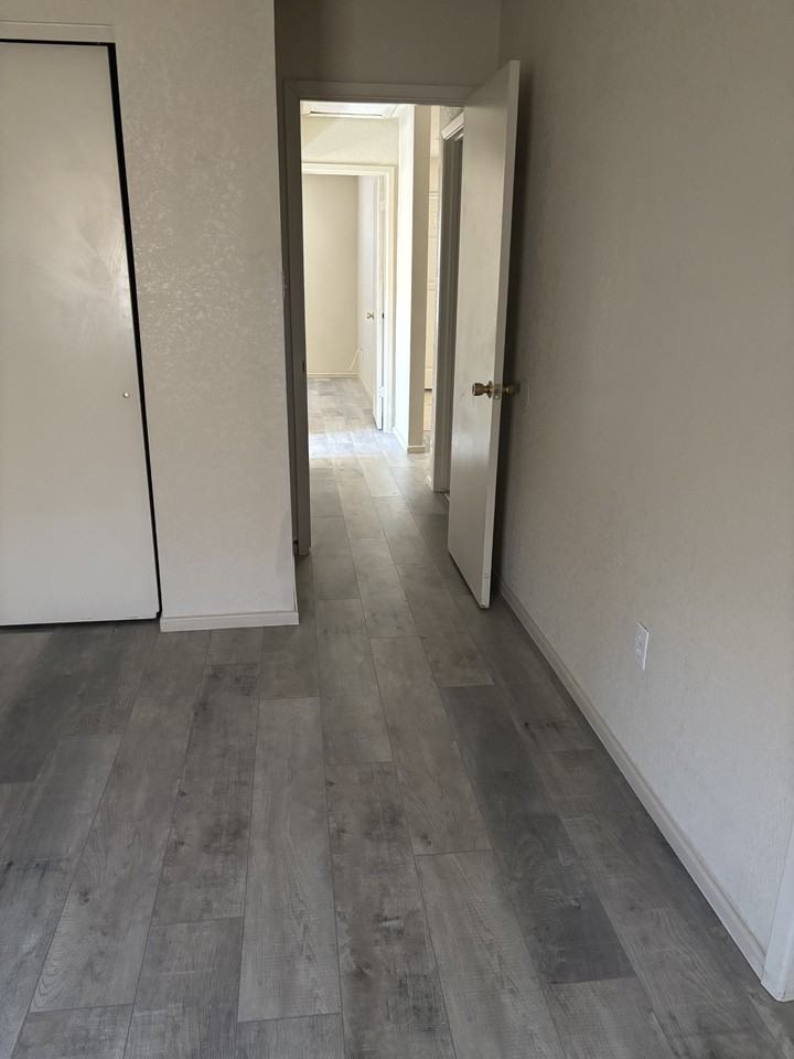 11269 E 27th St #1 - Photo 5 of 11