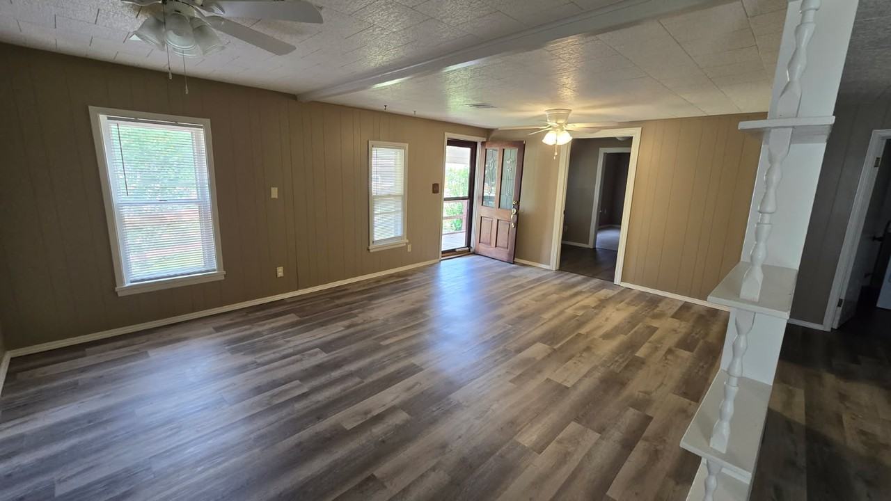 206 N Main St #1 - Photo 3 of 13