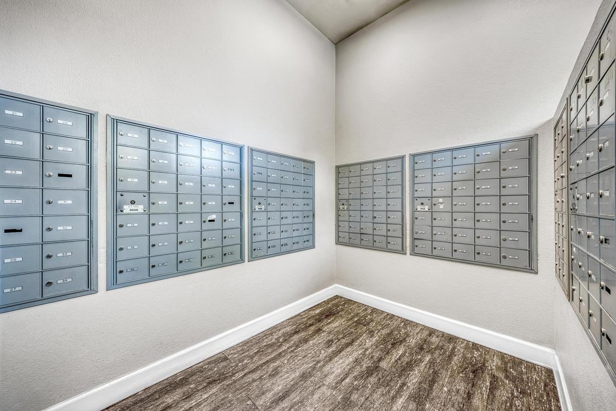 3663 Solano Ave - Photo 4 of 36