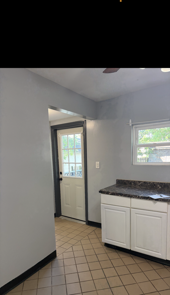 431 Albright St Se #1 - Photo 4 of 14