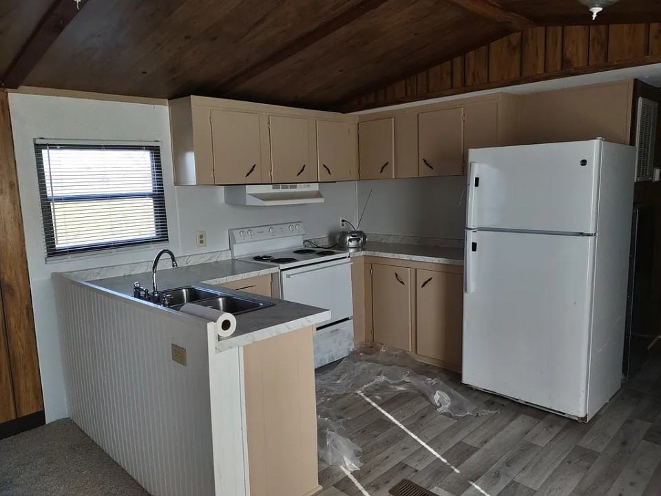 1717 Roscoe Howey Rd #1 - Photo 3 of 6