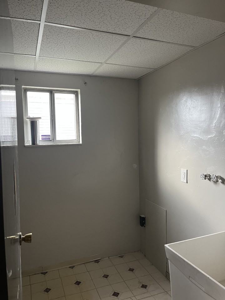 810 11th St #2 - Photo 5 of 13