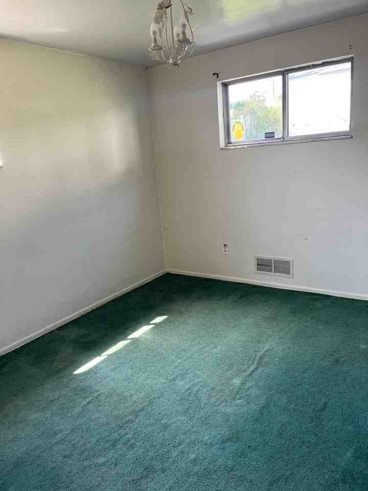 810 11th St #2 - Photo 6 of 13