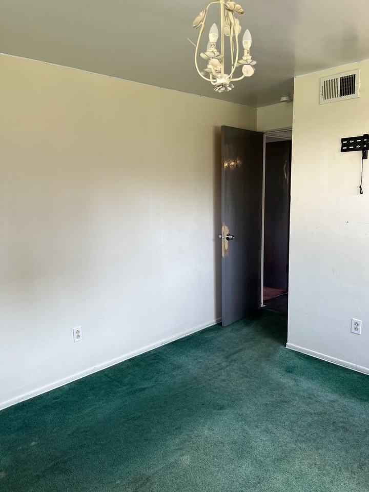 810 11th St #2 - Photo 7 of 13