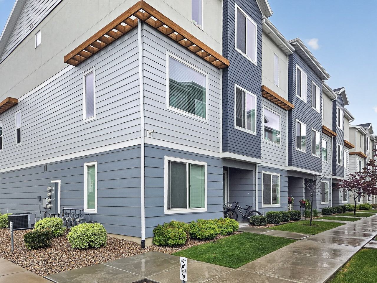 1454 S 520 W #1
