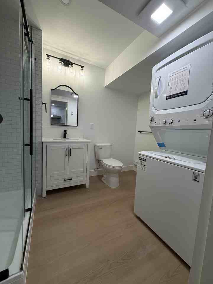 1631 Emerson Crt #1 - Photo 6 of 14