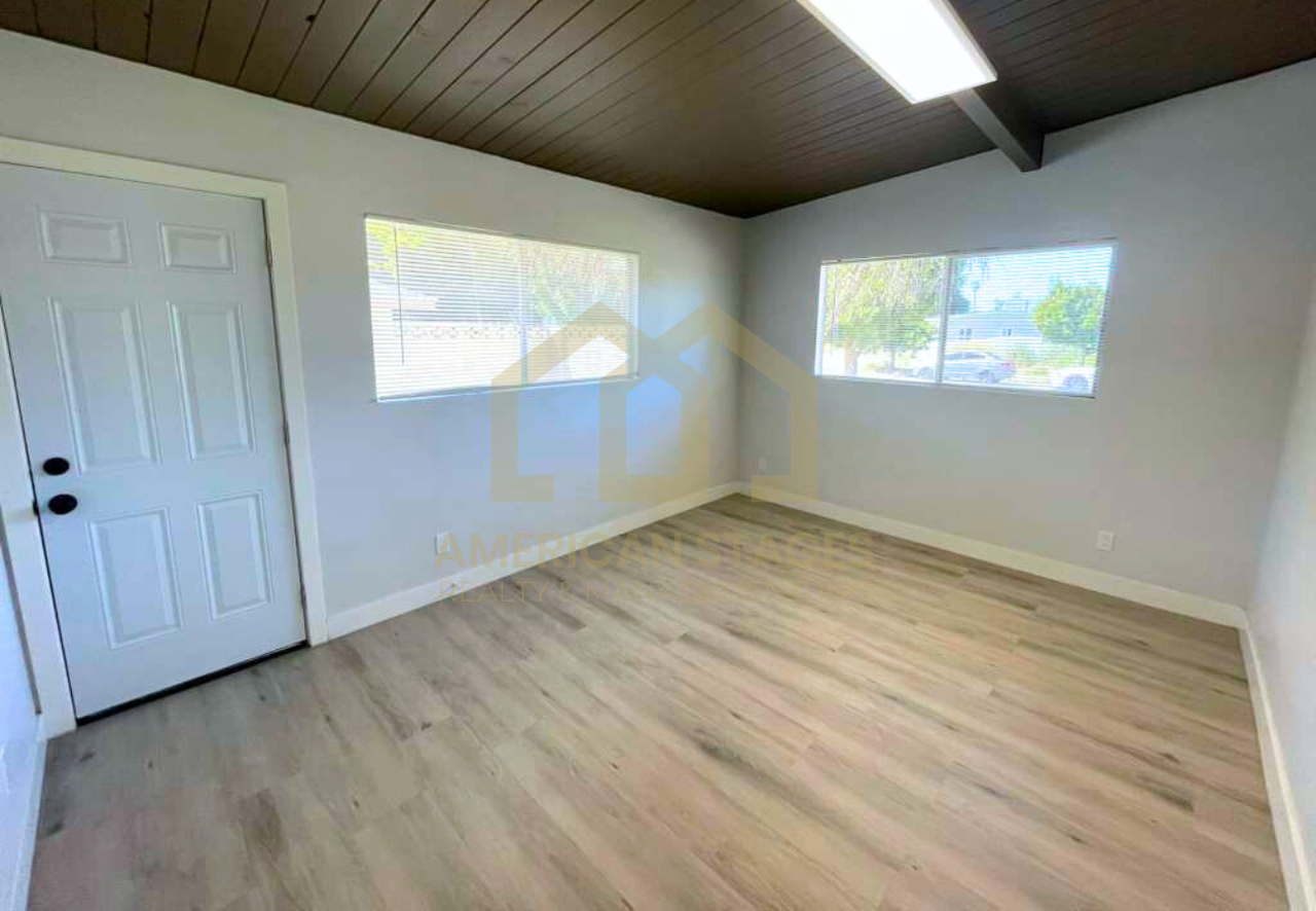 324 N L St #D - Photo 3 of 16