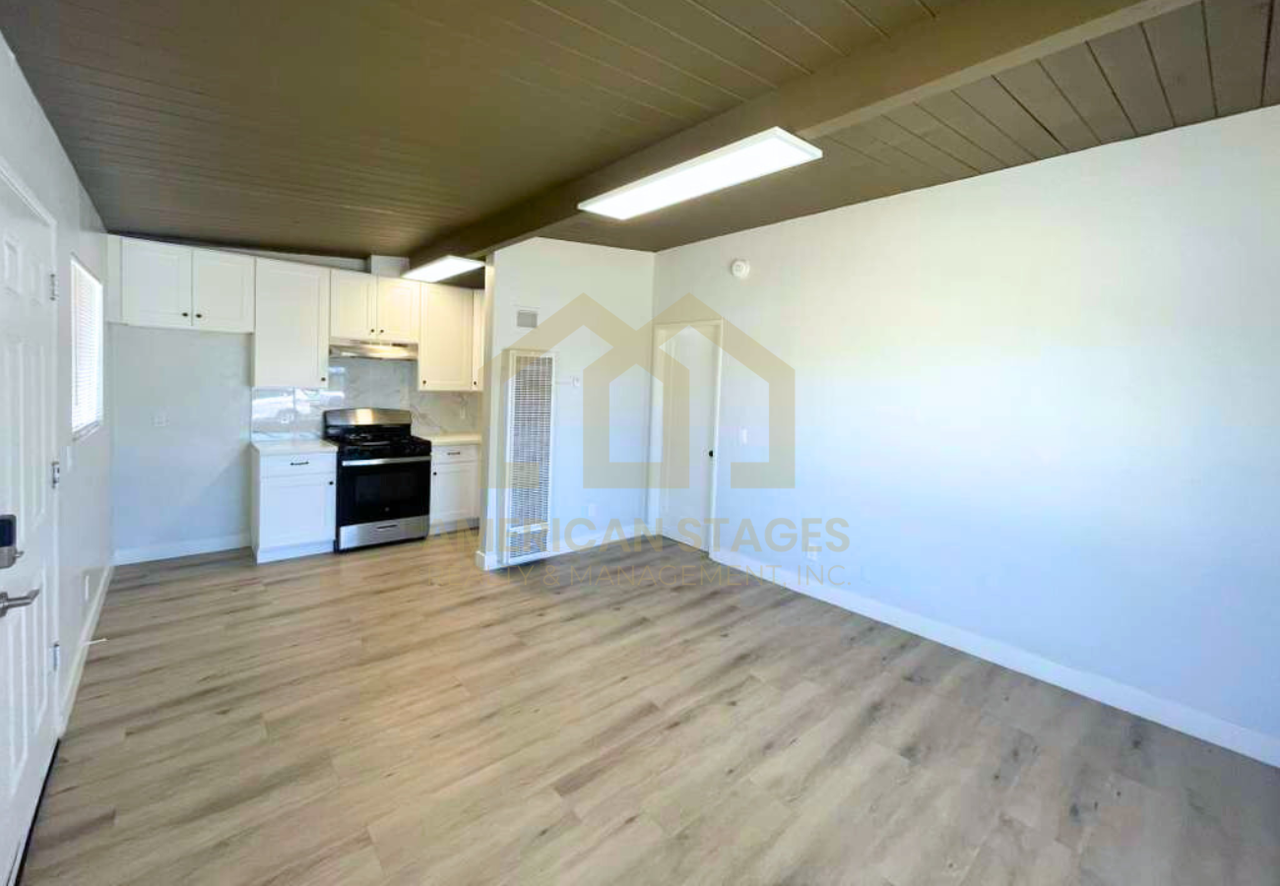 324 N L St #D - Photo 5 of 16