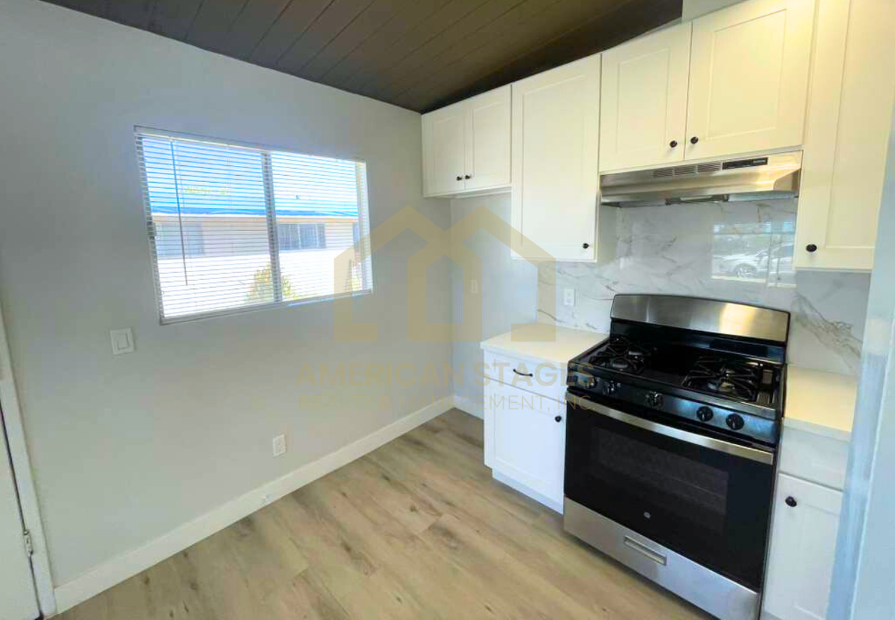 324 N L St #D - Photo 7 of 16