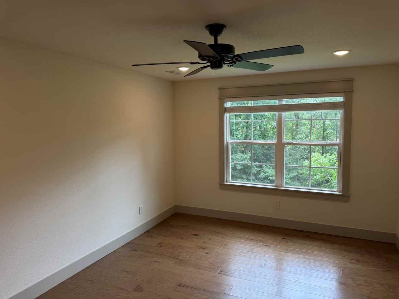 7 Tiverton Ln #1 - Photo 5 of 26
