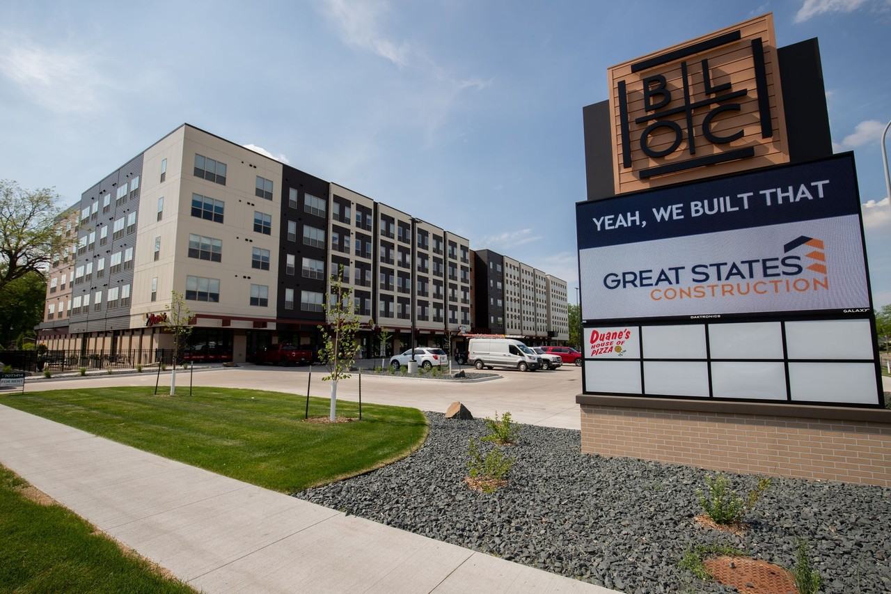 BLOC Apartments - Photo 5 of 50