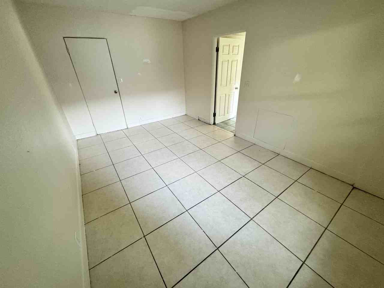 1032 18th St #1 - Photo 5 of 11