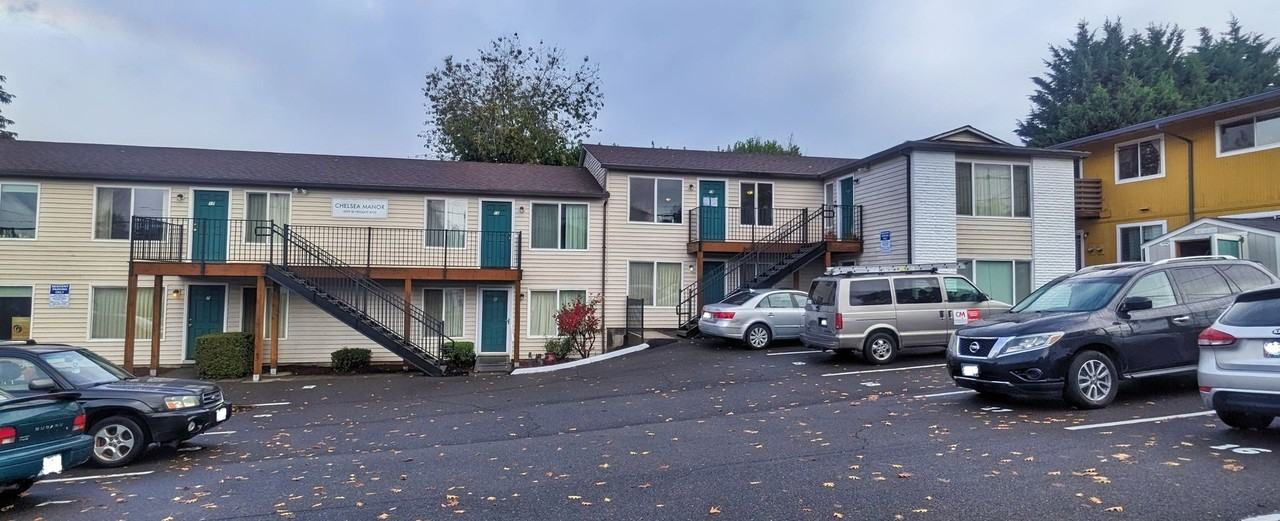 Chelsea Manor Apartments - Photo 5 of 28