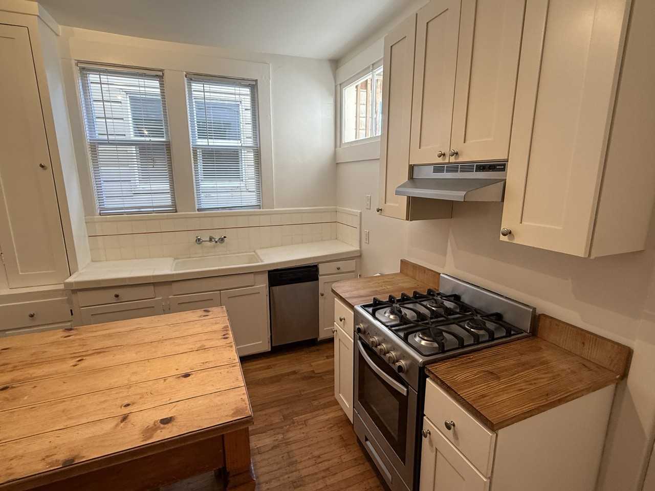 2226 Cabrillo Street - Photo 5 of 20