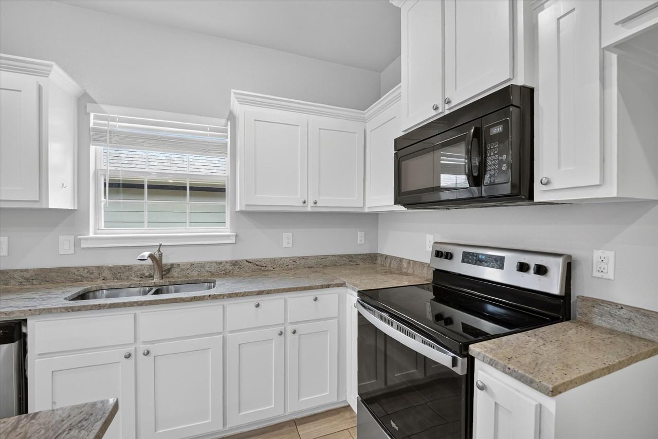 3205 Bois D Arc St #1 - Photo 2 of 9