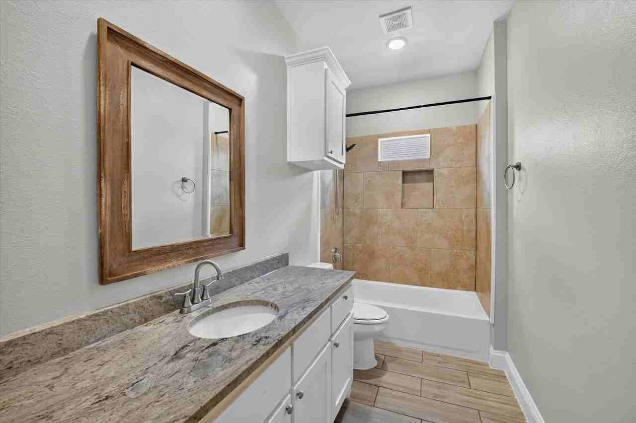 3205 Bois D Arc St #1 - Photo 5 of 9