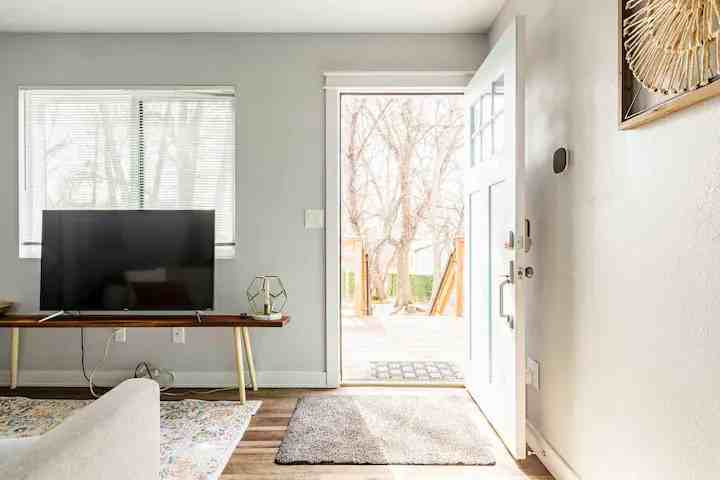 224 N Institute St #1 - Photo 3 of 10