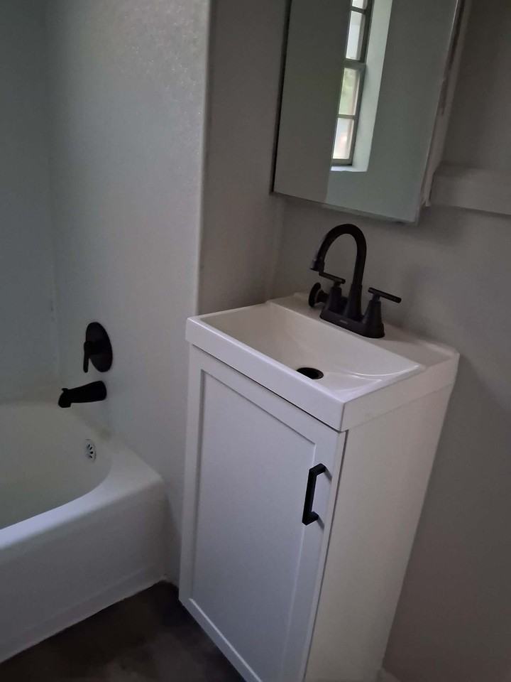 710 Gay St #1 - Photo 3 of 7
