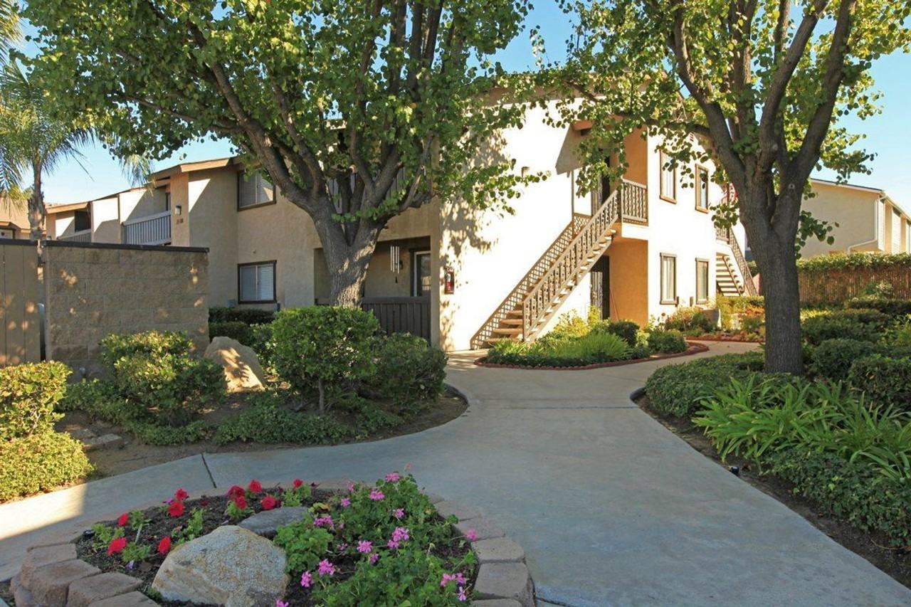 Montecito Oaks! - Photo 4 of 23