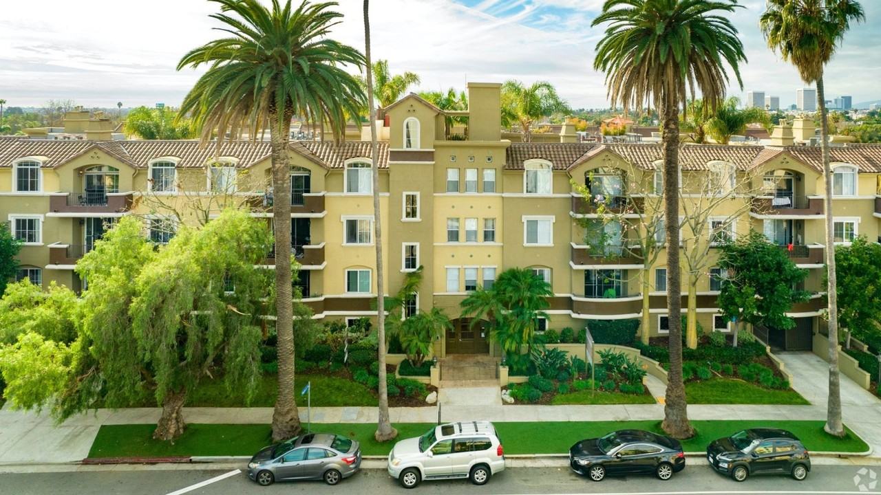 2201 Beverly Glen Blvd. - Photo 3 of 44