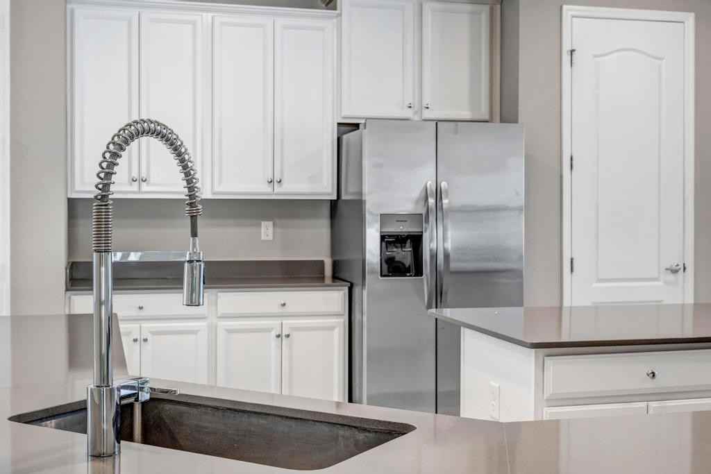 275 Renwick Pkwy #1 - Photo 4 of 11