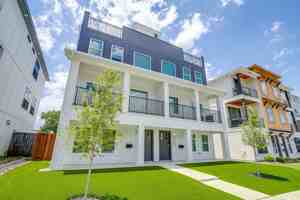 featured image of 3214 Forest Park Blvd
