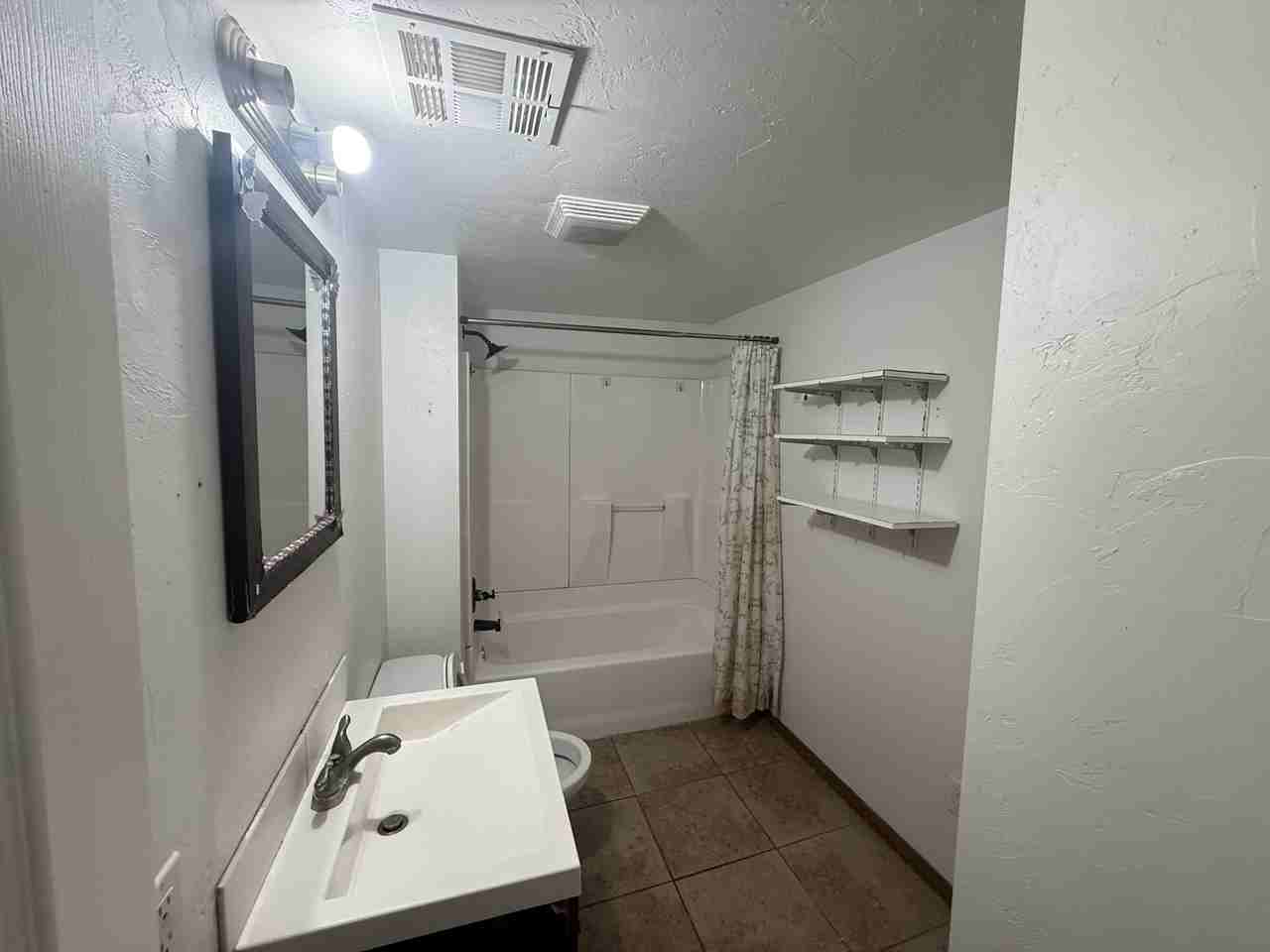 805 E 13th St #1 - Photo 4 of 7