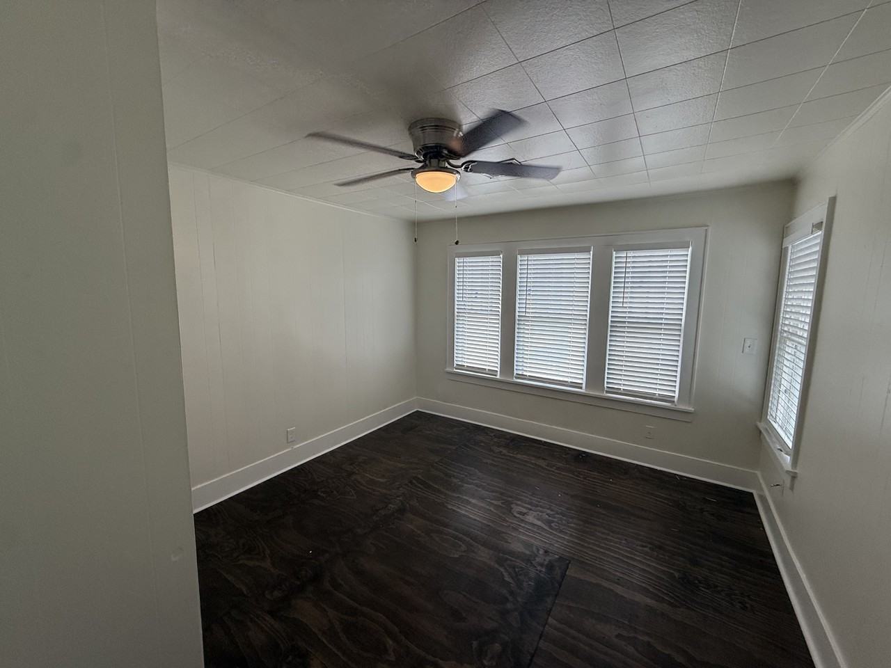 805 E 17th St #1 - Photo 7 of 10