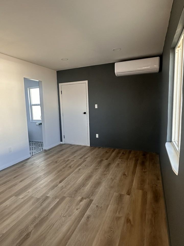 6545 Pine Ave #1 - Photo 4 of 19