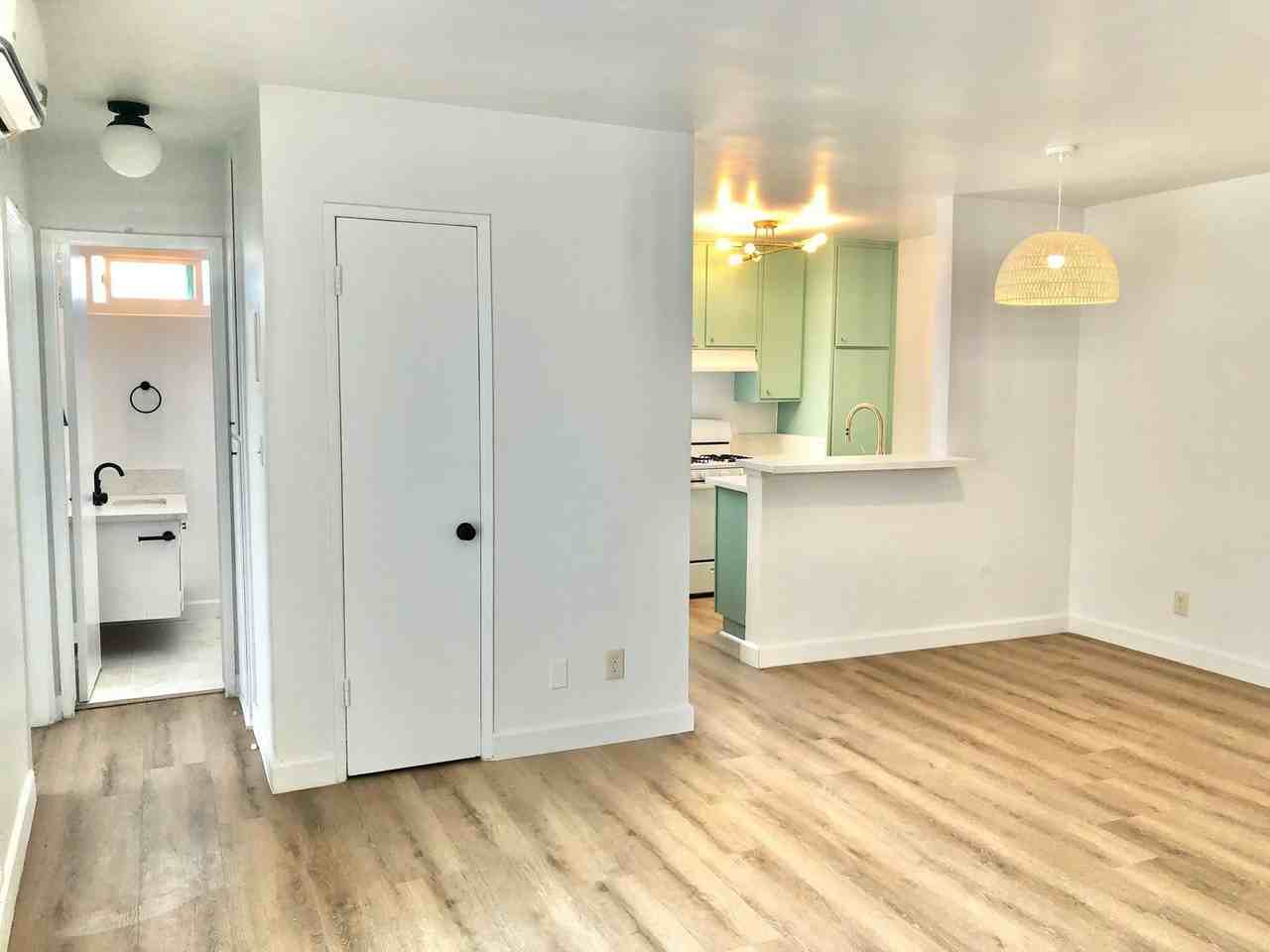 114 Gramercy Place - Photo 2 of 23
