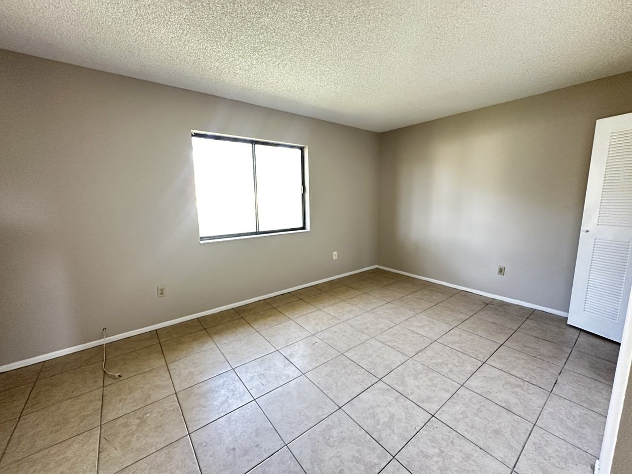 199 Willow Rd #1 - Photo 3 of 4