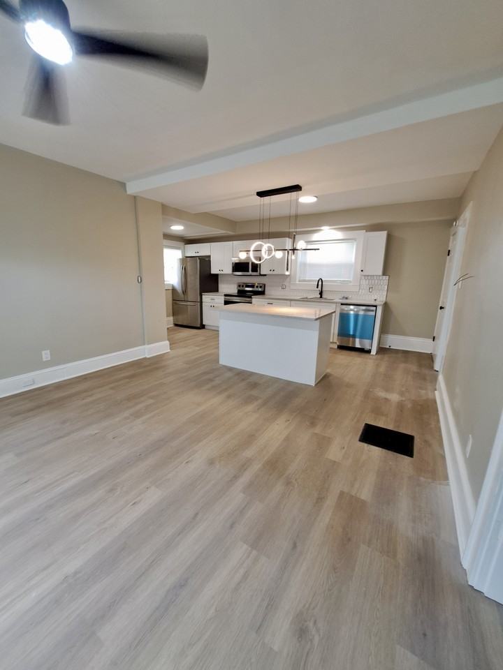 625 Rice St #1 - Photo 3 of 13