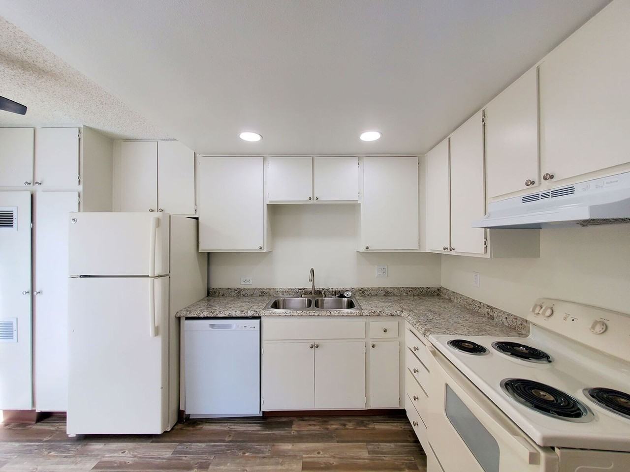 Shannonwoods Townhomes! - Photo 4 of 10