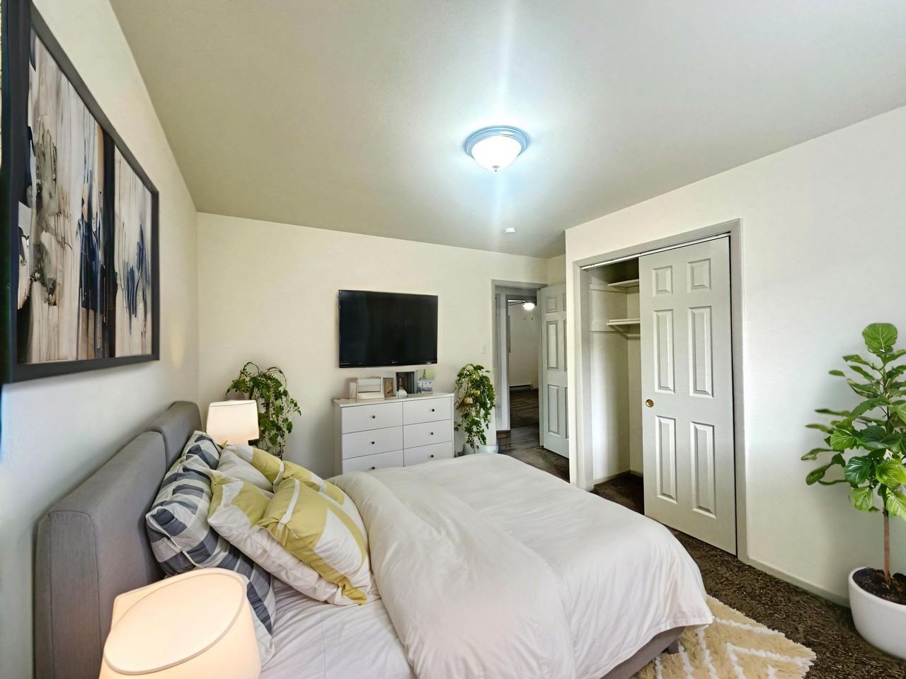 4338 N Chestnut St. - Photo 4 of 8