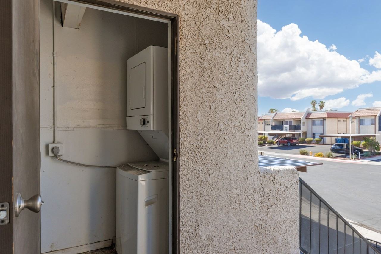 1676 Jupiter Ct - Photo 4 of 15