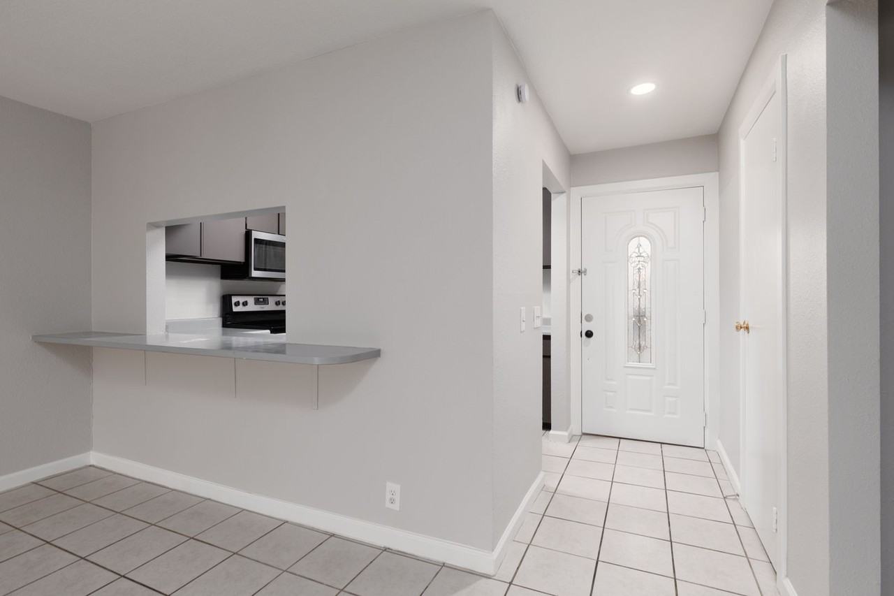 1676 Jupiter Ct - Photo 5 of 15