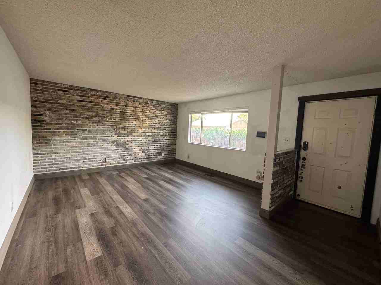 551 Wonder St - Photo 2 of 9