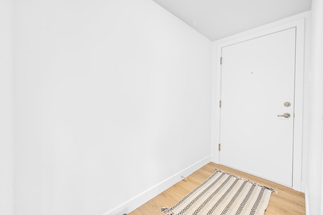 110 Rue de l'Église #302 - Photo 3 of 20