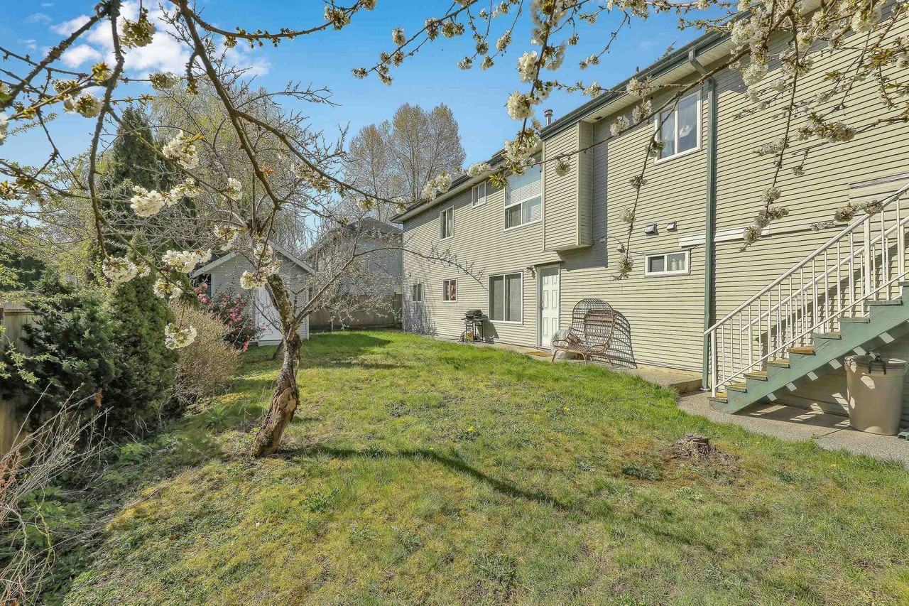 8546 164 Street - Photo 2 of 28