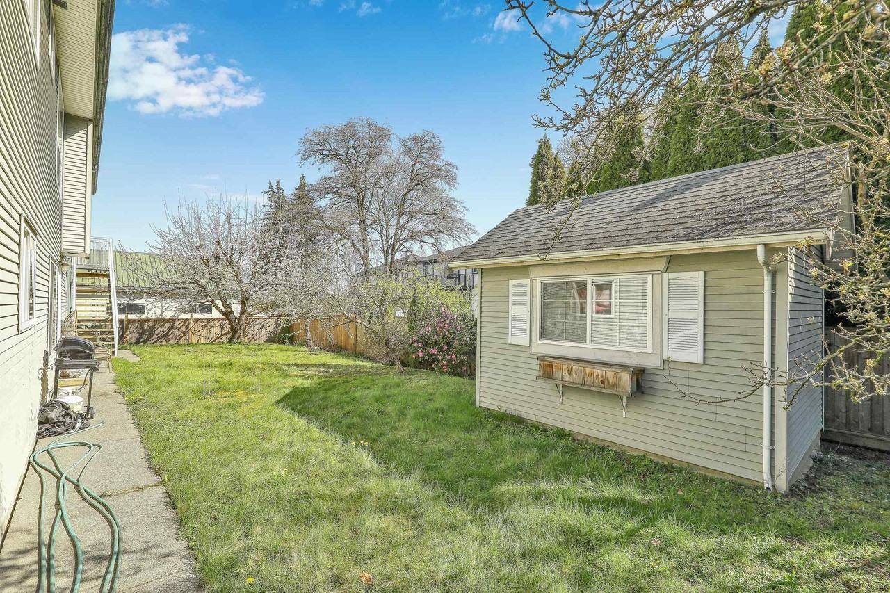 8546 164 Street - Photo 4 of 28