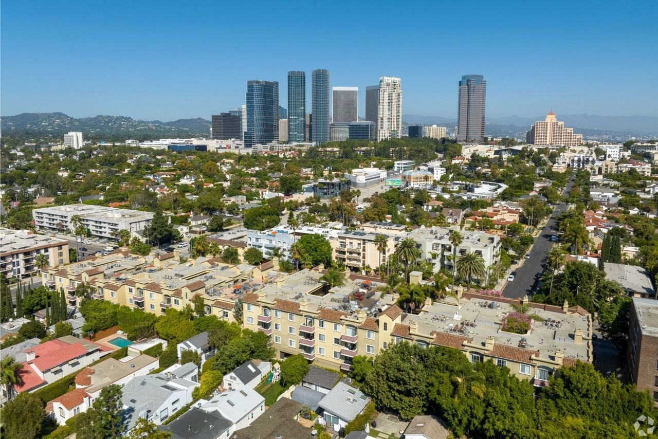 2225 Beverly Glen Blvd. - Photo 3 of 37