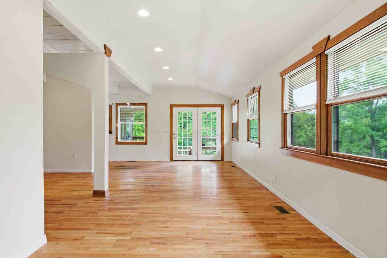 487 Thistle Ln - Photo 3 of 31