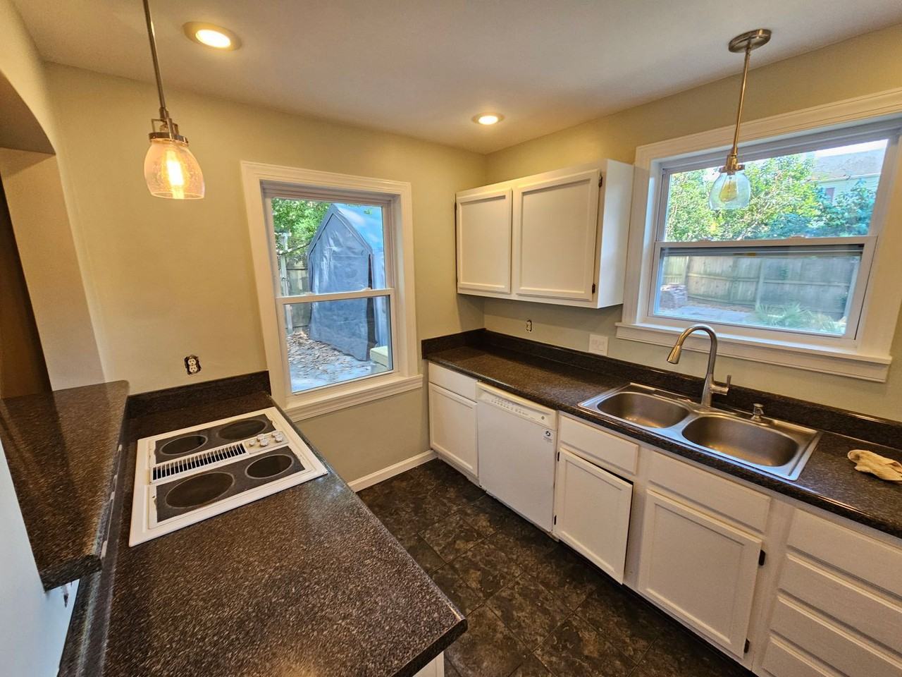 1433 W Little Creek Rd - Photo 4 of 19