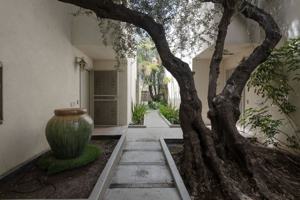 featured image of 8211 Redlands St